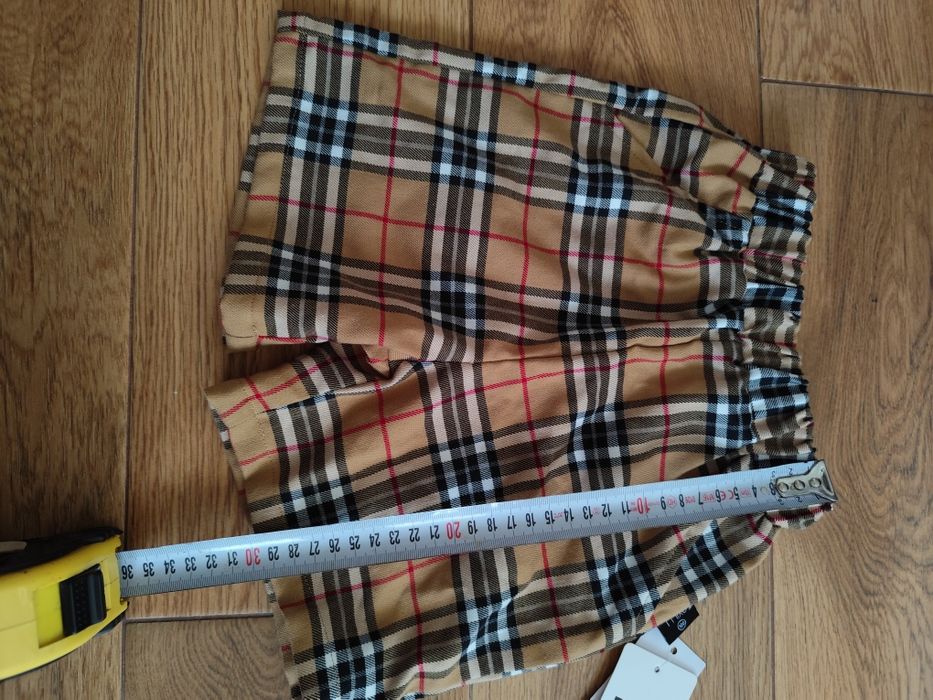 Pantaloni scurți 4-6ani gen Burberry