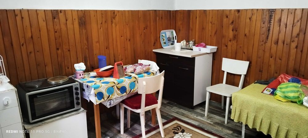 Продава се къща в с.Садовец-Плевенско .86 квадрата къща.На два етажа. Двор-560 кв.м.