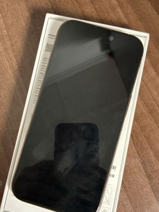 Vând iphone 16 pro 256 gb