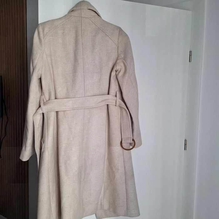 Vand palton Mango,culoare camel,nou fara etivheta.