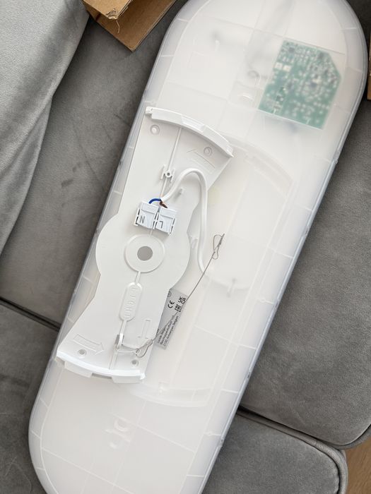 Plafoniera tavan noua