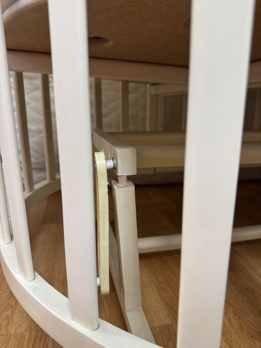 Продам детскую кроватку- трансформер 7 в 1