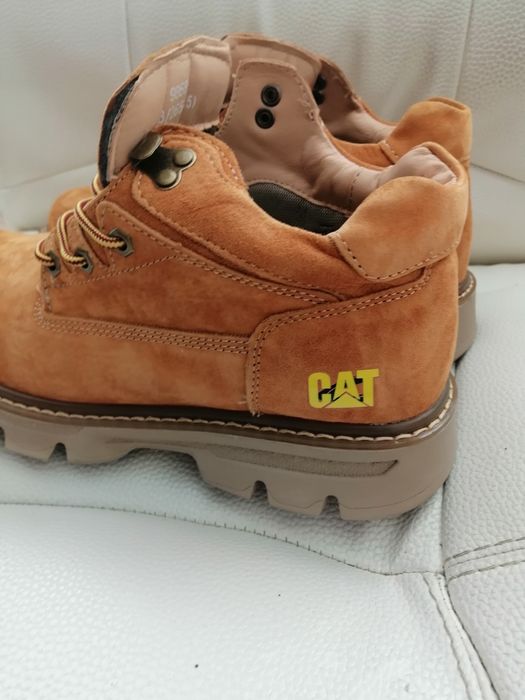 Продам ботинки. Новые. В ОТС