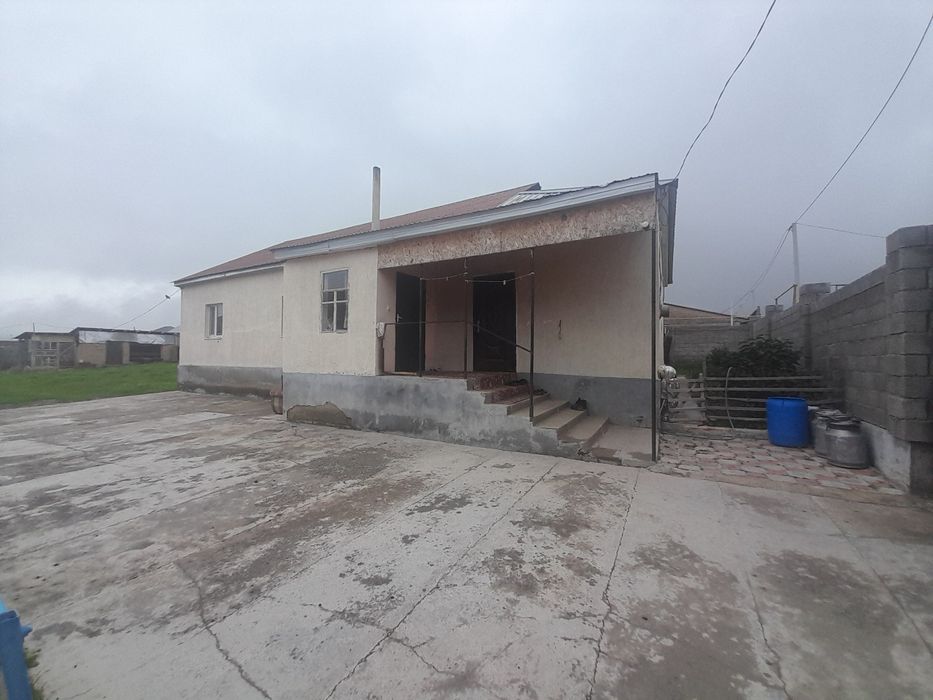 Улкен уй сатылады.