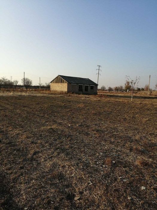 Бўрдоқичилик базаси бинолари ер майдони билан сотилади