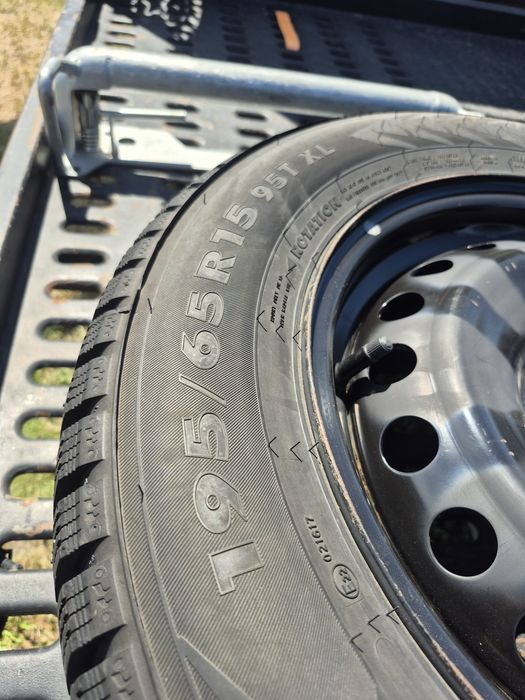 195/65R15 Nokian