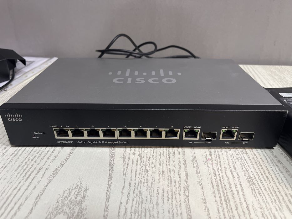 Управляемый коммутатор Cisco SG300-10P