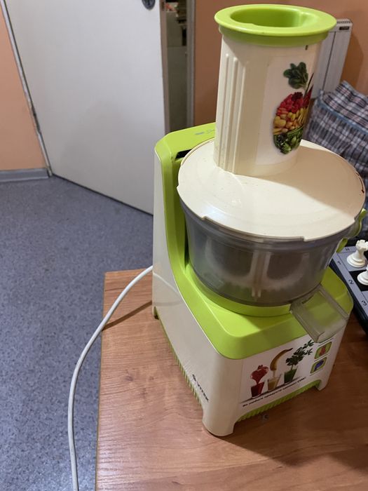 Соковыжималка из фруктов