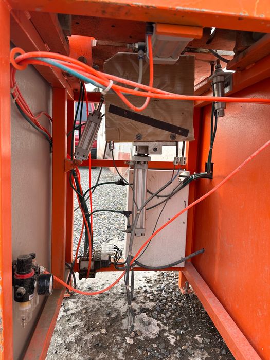 пневматический пресс для угловых соединений