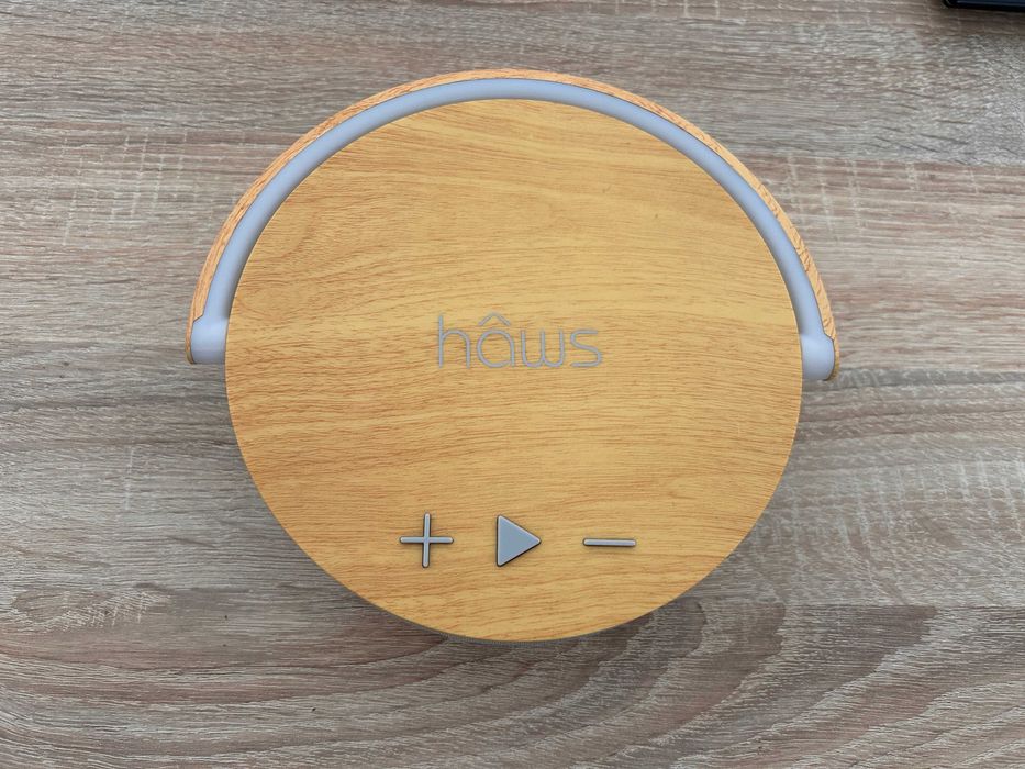 Lampa cu incarcator wireless si speaker HAWS