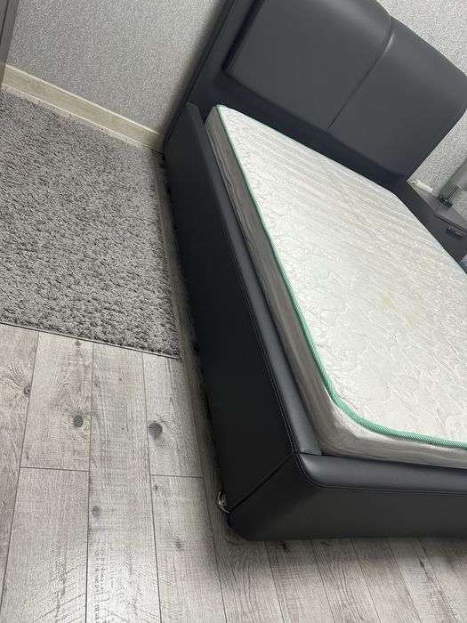 Продам кровать  Б/у