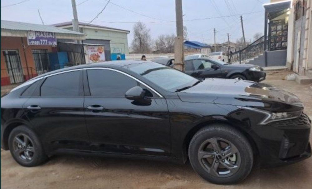 Kia k5  satiladi kelisemiz