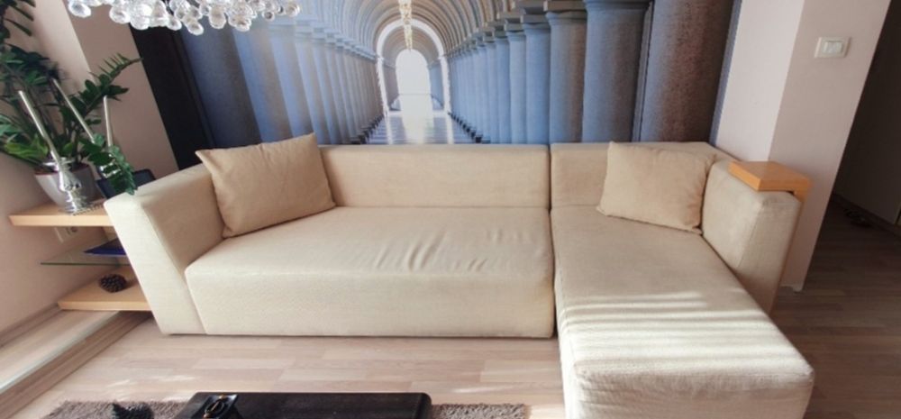 Диван ползван , в добро състояние.