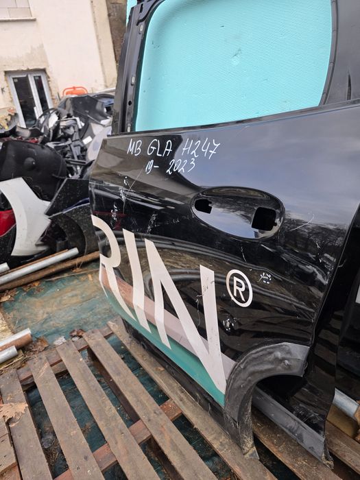 Mercedes benz GLA 247 19- задна лява врата  2023