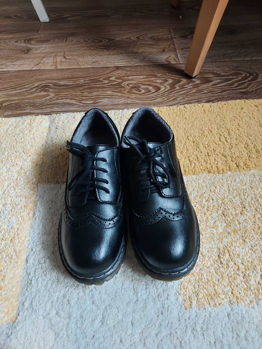 продам женские ботинки утепленные