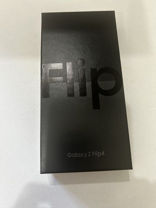 Продавам Samsung  Galaxy  Z flip 4