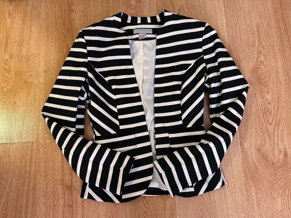 Дамско вталено сако H&M