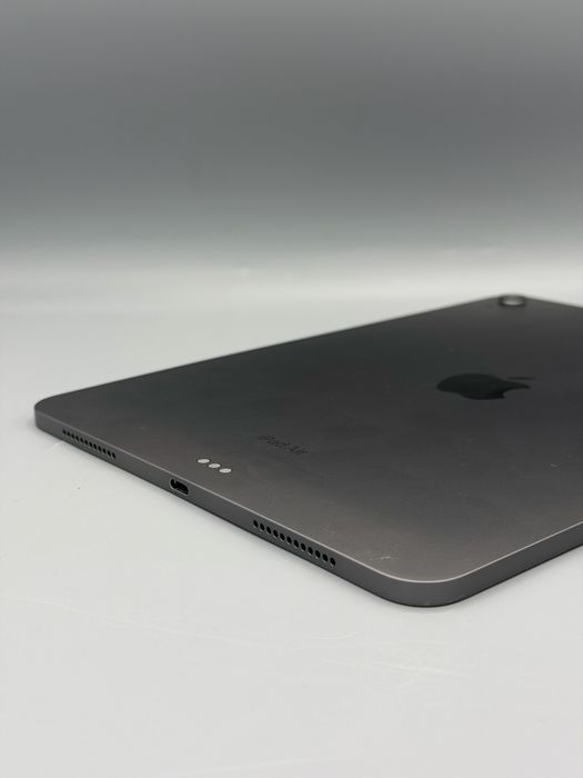 iPad Air Generatia 5 / 256 GB / Wifi / Space Grey / MDM / Stare buna /