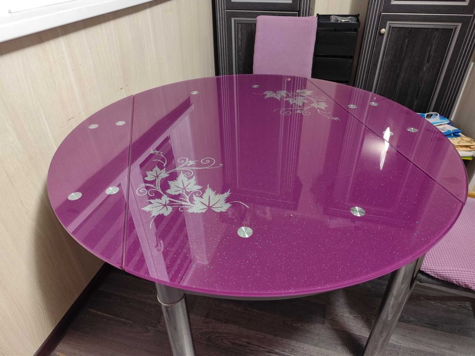 Стол обеденный стеклянный