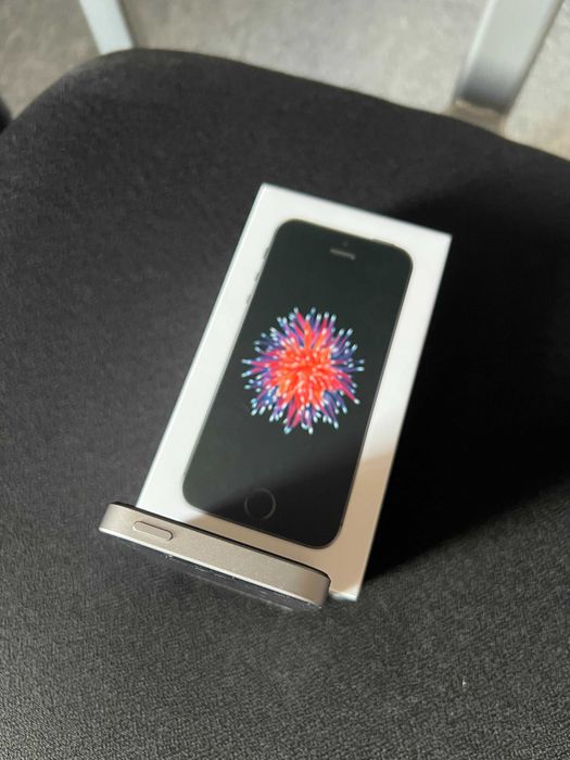 iPhone SE 16GB Space Gray 1st Gen ca NOU (A1723)