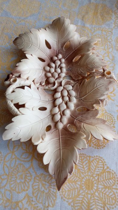 Блюда листья винограда и другое.