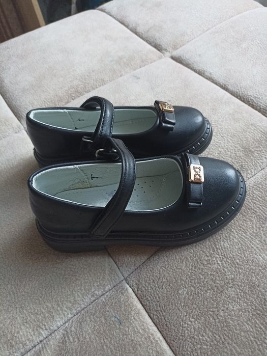 Туфли на девочку 28 размер