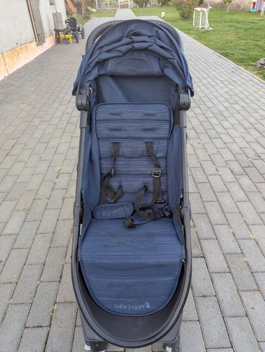 Vând cărucior Baby Jogger