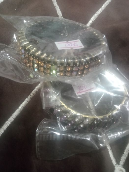 Продаю браслеты новые