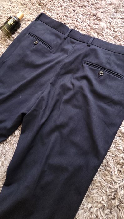 Pantaloni de costum