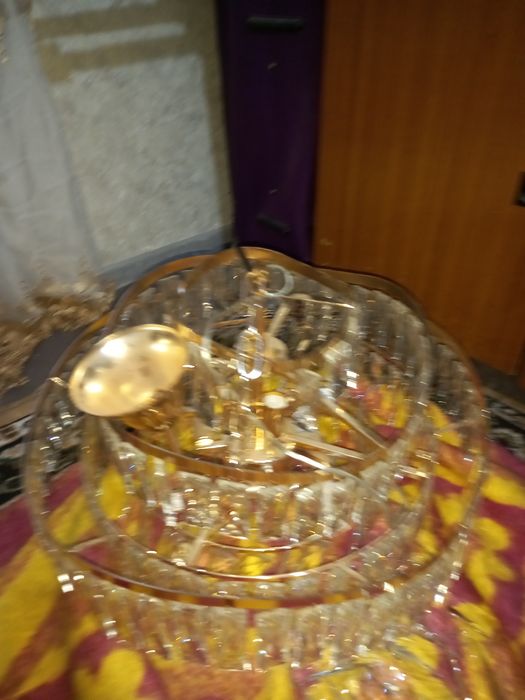 Продается люстра