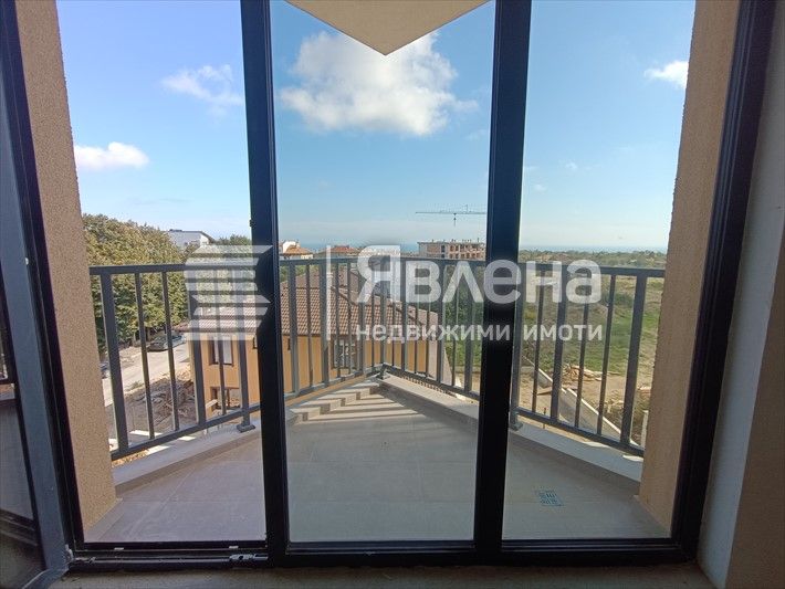 Тристаен апартамент с морска панорама и Акт 16