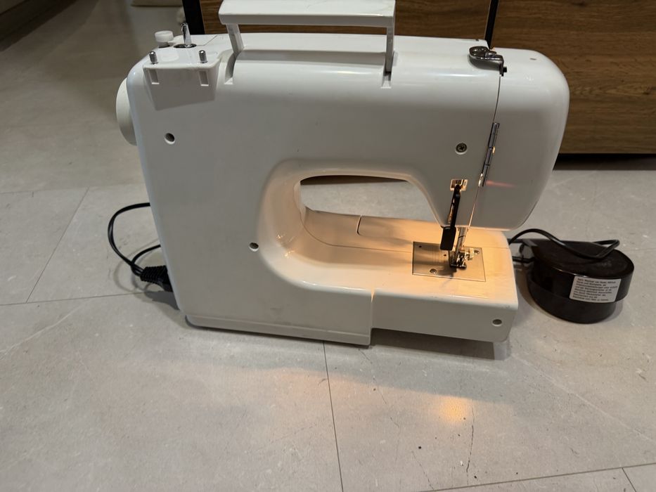 Шевна машина Necchi 270