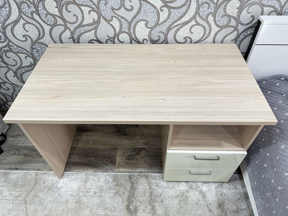 Продам письменный стол