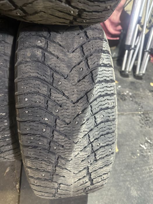 Зимние шипованные шины