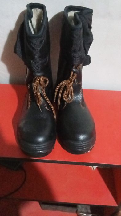 Продам спецобувь