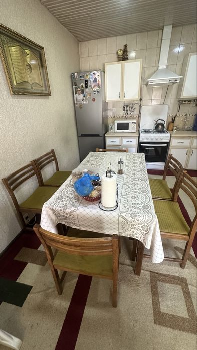 Кухонный гарнитур стол и стулья
