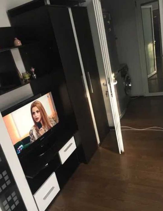 Дава се под наем Тристаен апартамент в Пловдив, Център - 82 кв.м за 341.7 € - Снимка #2