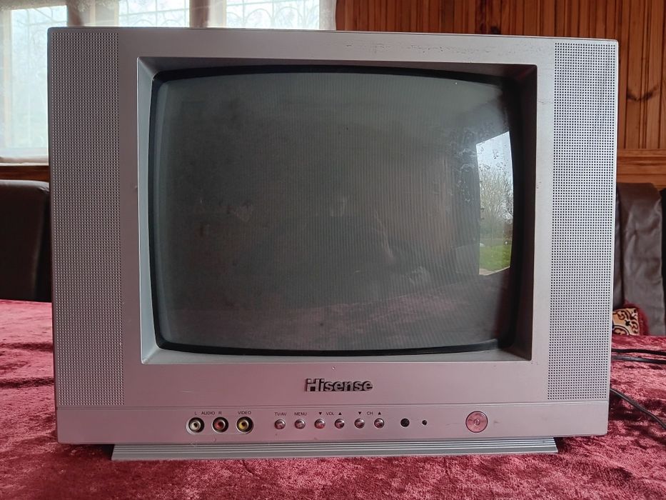 Телевизори Crown и Hisense