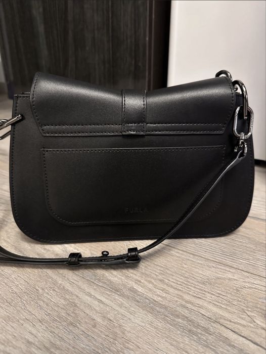 Чанта Furla Flow M