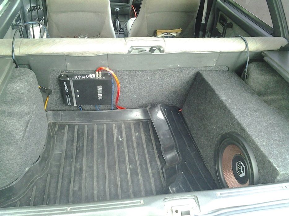 Установка ANDROID магнитол , сабвуферов динамиков