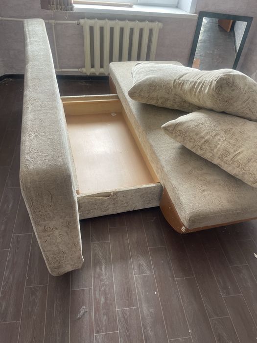 продам диван угловой