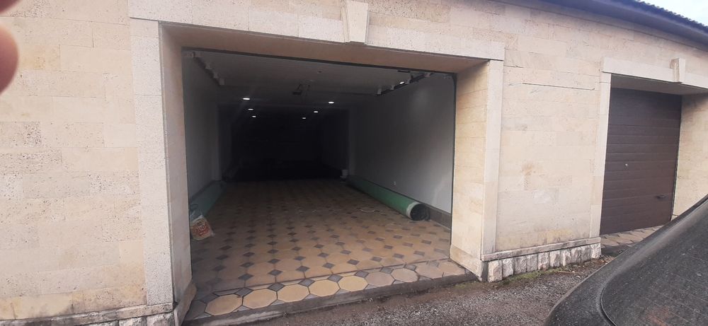Гараж большой с электро воротами