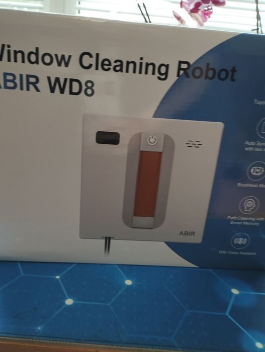 Робот за почистване на прозорци