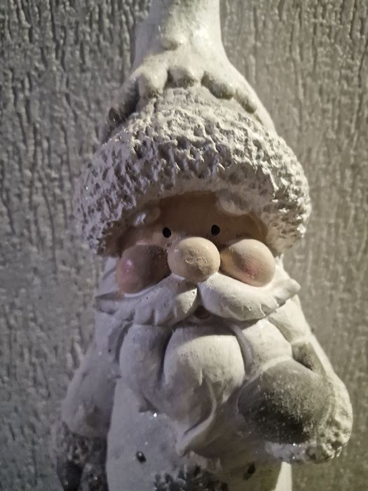 Mos Crăciun din ipsos material