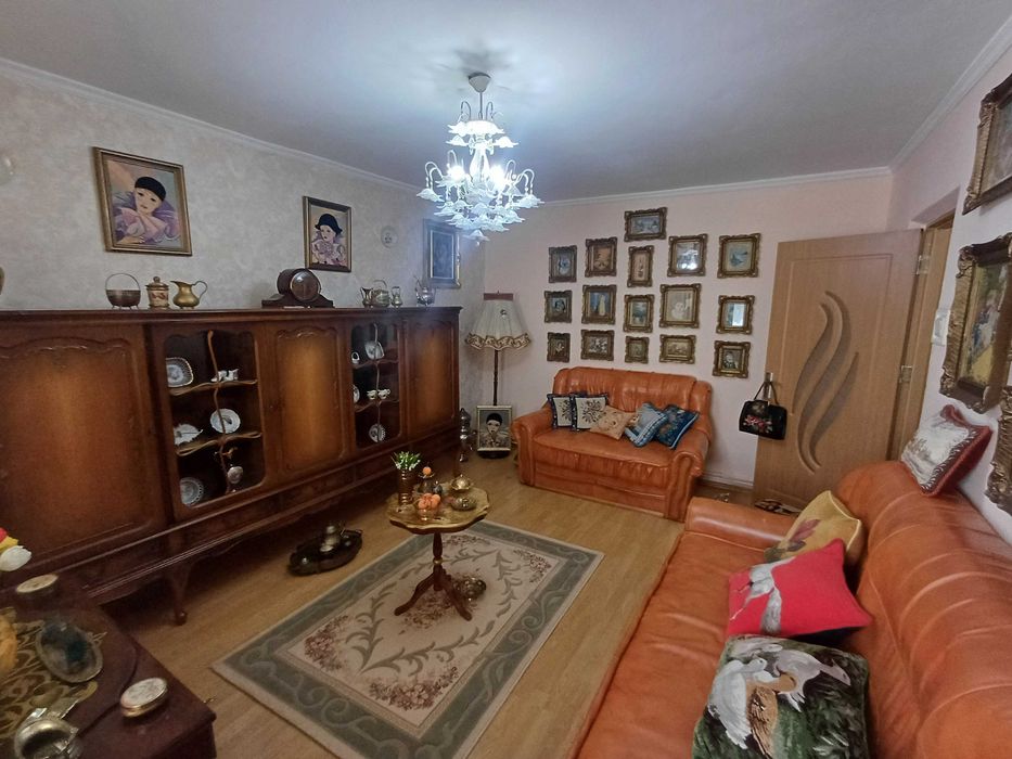 Vand ap 3 camere Robea etajul 1