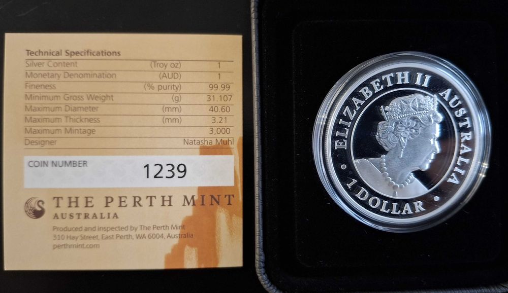 Продавам две сребърни монети с малък тираж