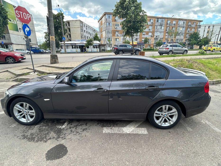 Vând BMW 320i E90, an 2008,  2.0 benzină, 170 CP