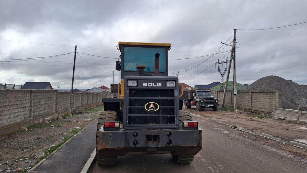 Погрузчик 2 кубов