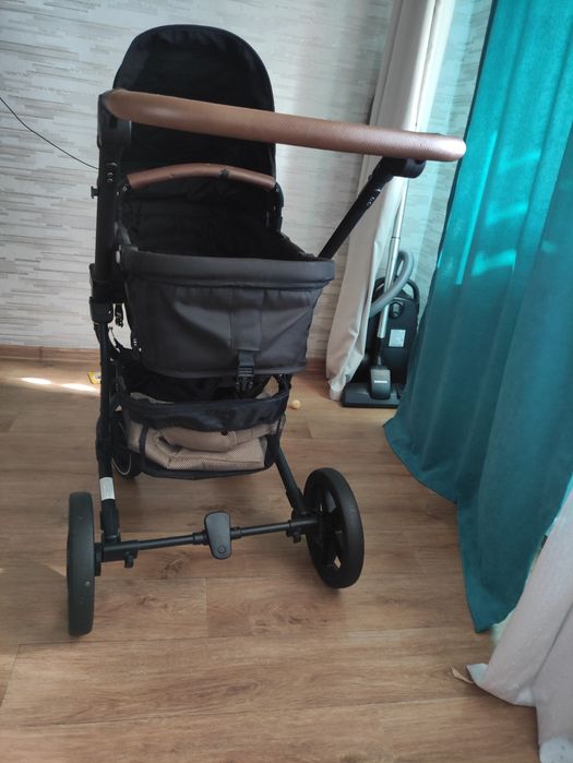 Продам детскую коляску