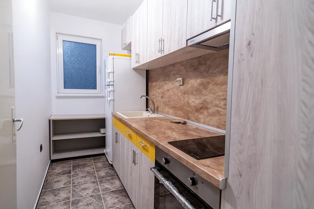 Дава се под наем Двустаен апартамент в Пловдив, Център - 60 кв.м за 459 € - Снимка #3